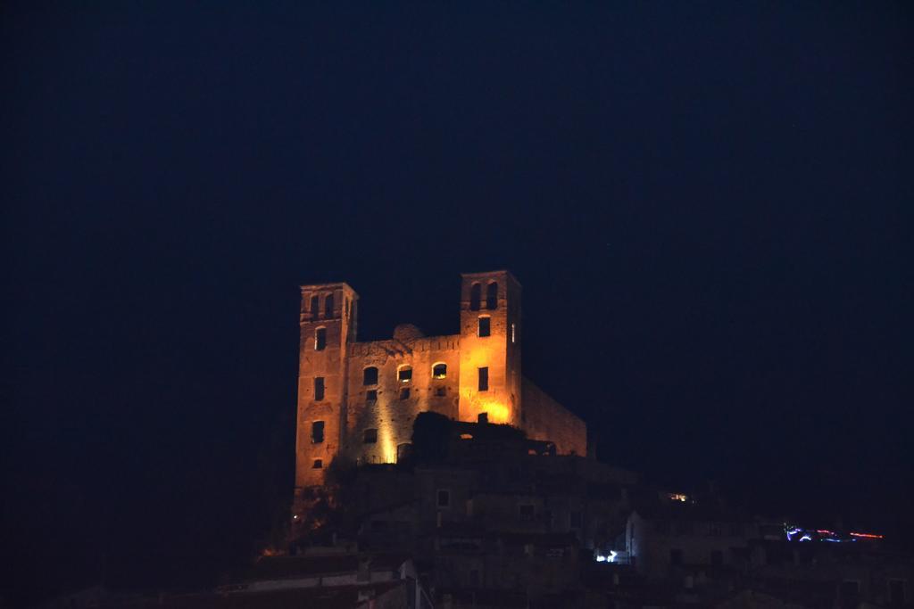 Al Ponte Vecchio Appartement Dolceacqua Buitenkant foto